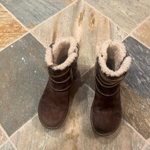 UGG Brown Ankle Boots with Cream Lining and Suede Finish